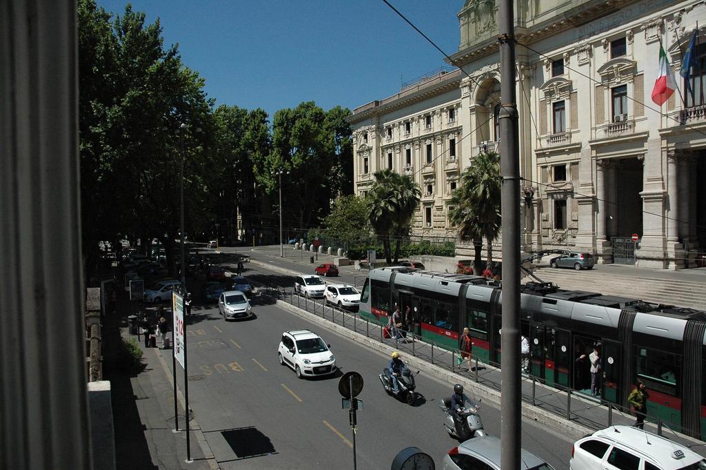 Hôtel Domus Clara à Rome Extérieur photo