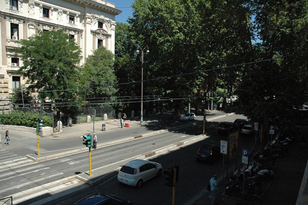 Hôtel Domus Clara à Rome Extérieur photo