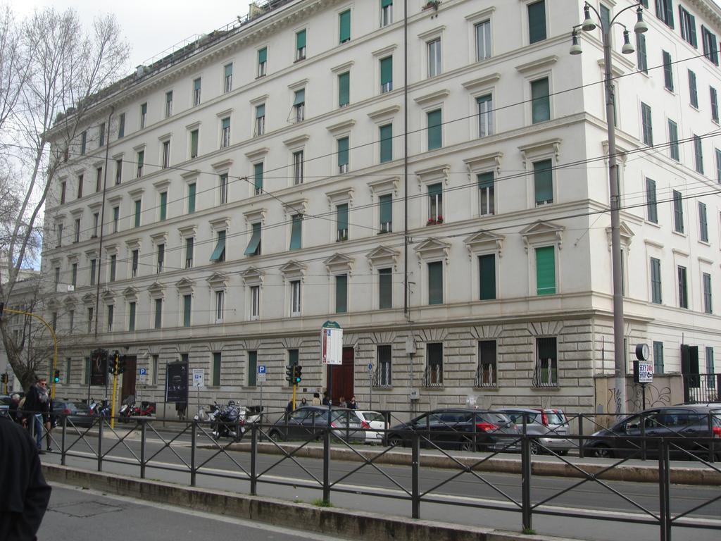 Hôtel Domus Clara à Rome Extérieur photo