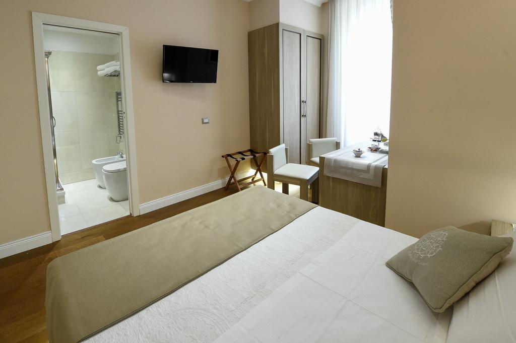 Hôtel Domus Clara à Rome Extérieur photo