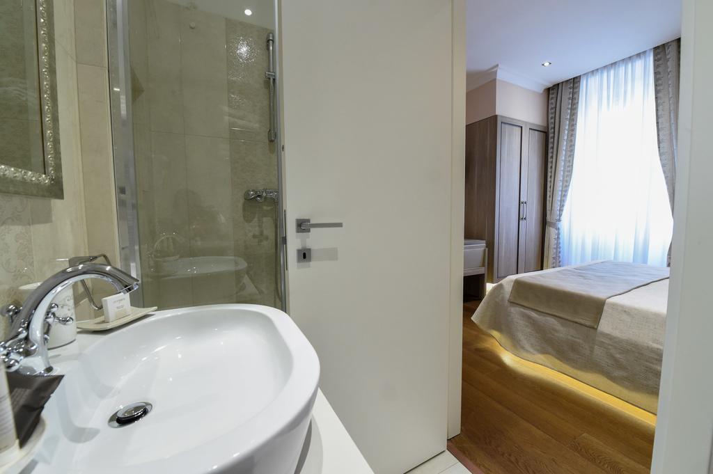 Hôtel Domus Clara à Rome Extérieur photo