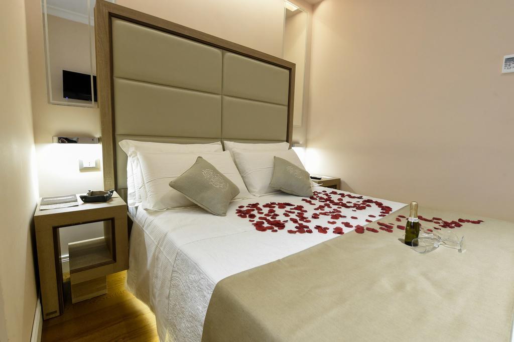 Hôtel Domus Clara à Rome Extérieur photo