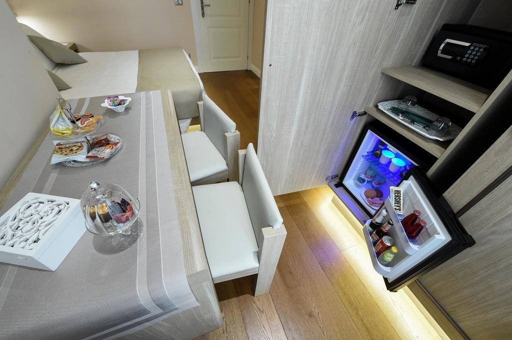 Hôtel Domus Clara à Rome Extérieur photo