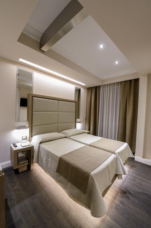 Hôtel Domus Clara à Rome Extérieur photo