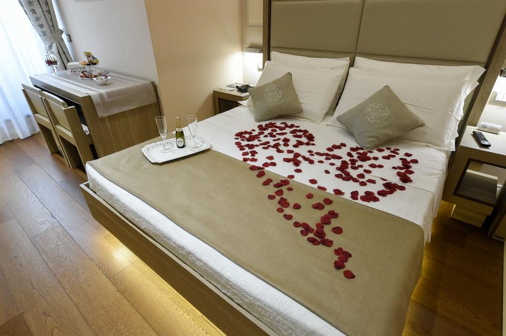 Hôtel Domus Clara à Rome Extérieur photo