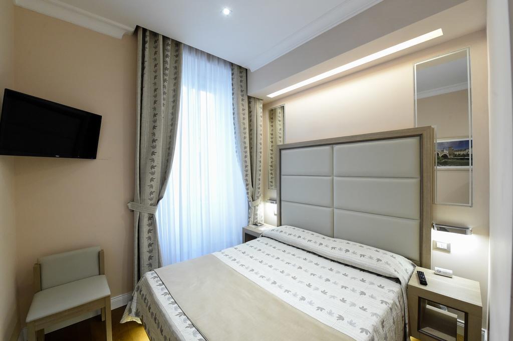 Hôtel Domus Clara à Rome Extérieur photo