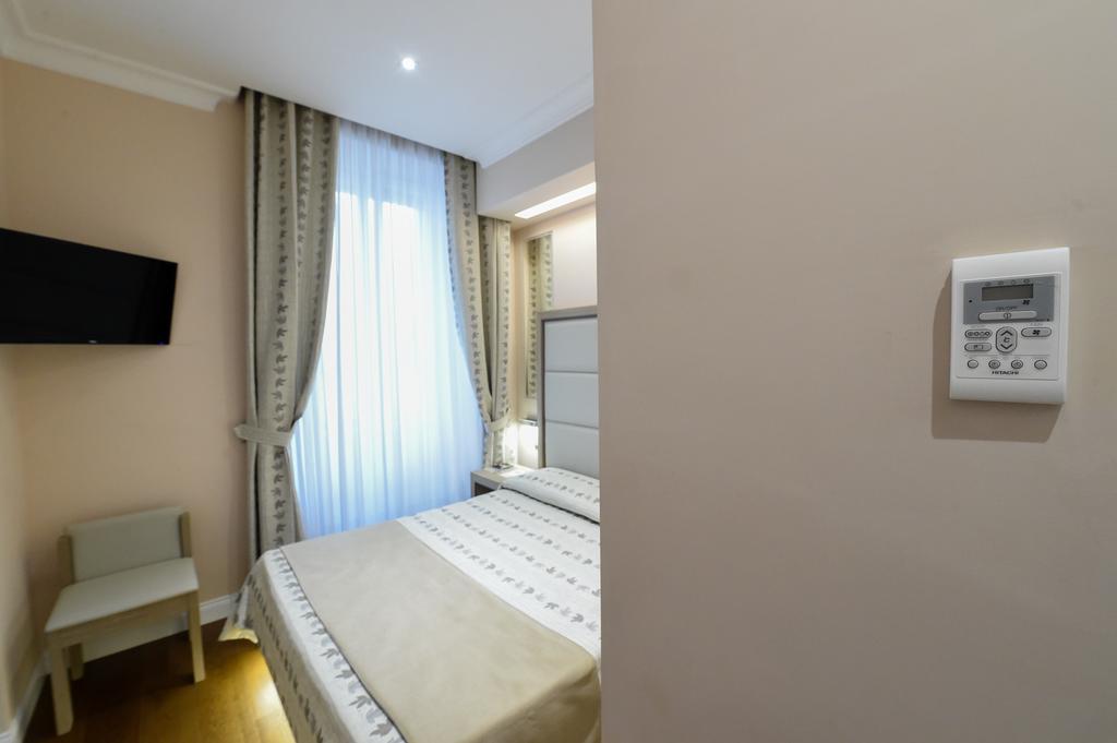 Hôtel Domus Clara à Rome Extérieur photo
