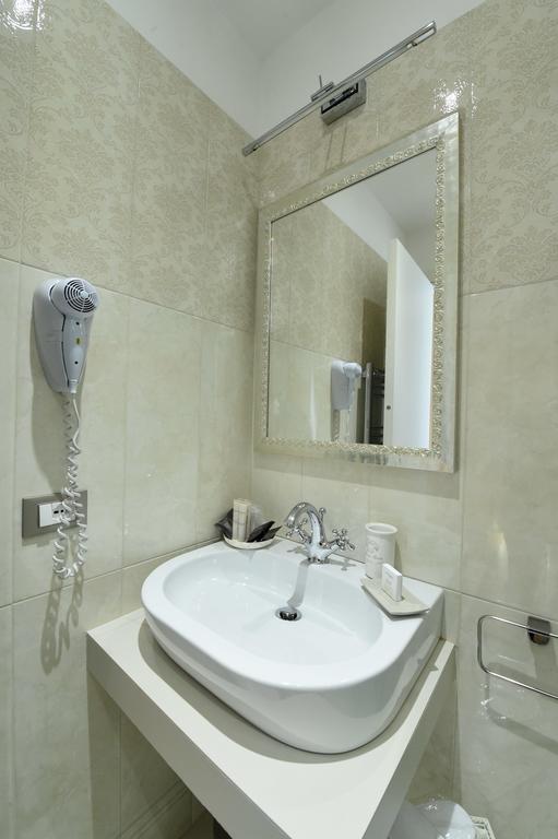 Hôtel Domus Clara à Rome Extérieur photo