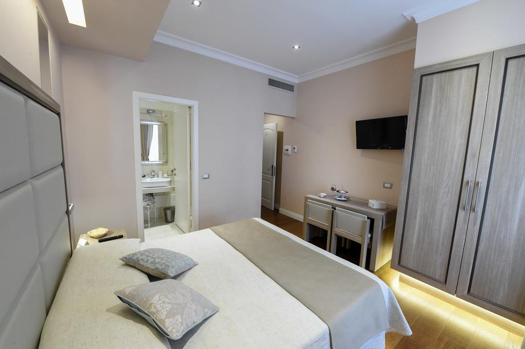 Hôtel Domus Clara à Rome Extérieur photo