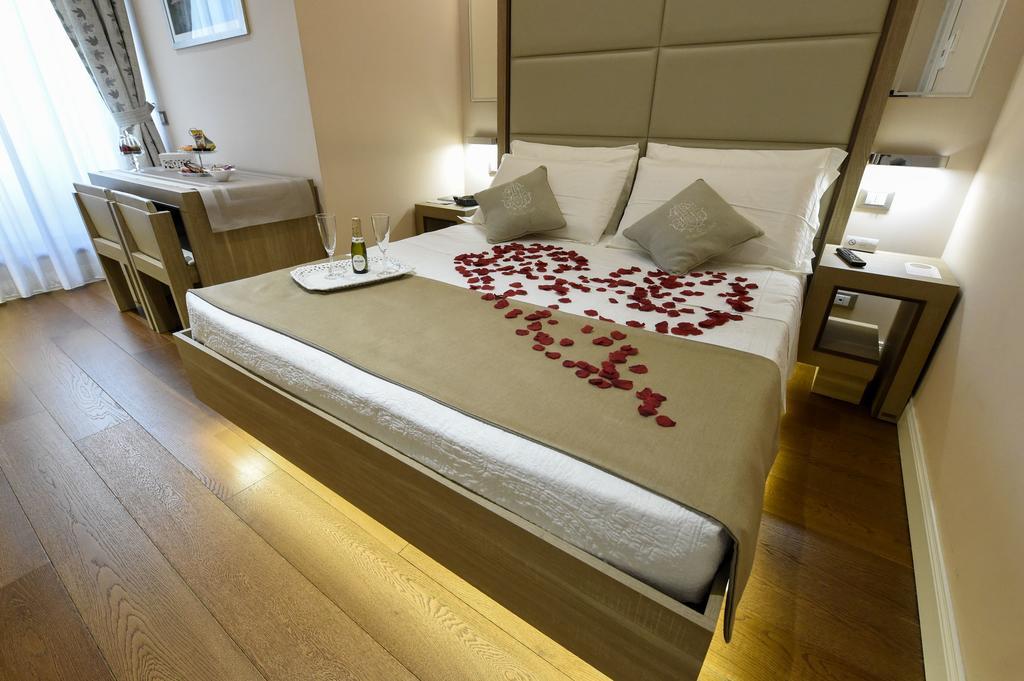 Hôtel Domus Clara à Rome Extérieur photo